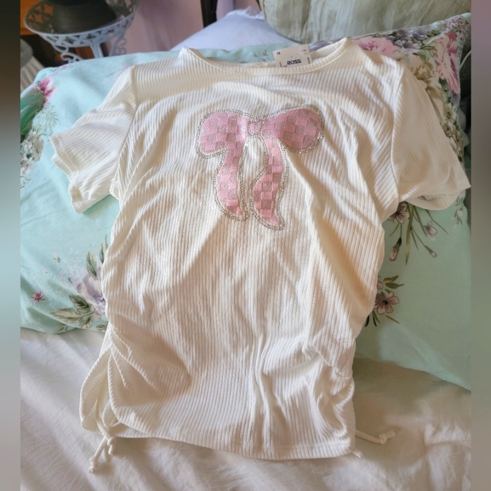 Free Kisses White Cropped Tee with Pink Bow